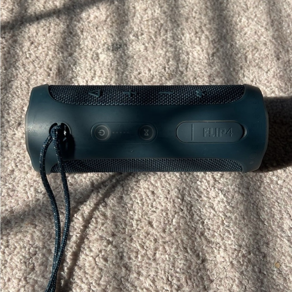 JBL Bluetooth Speaker - Teal - Picture 2 of 4